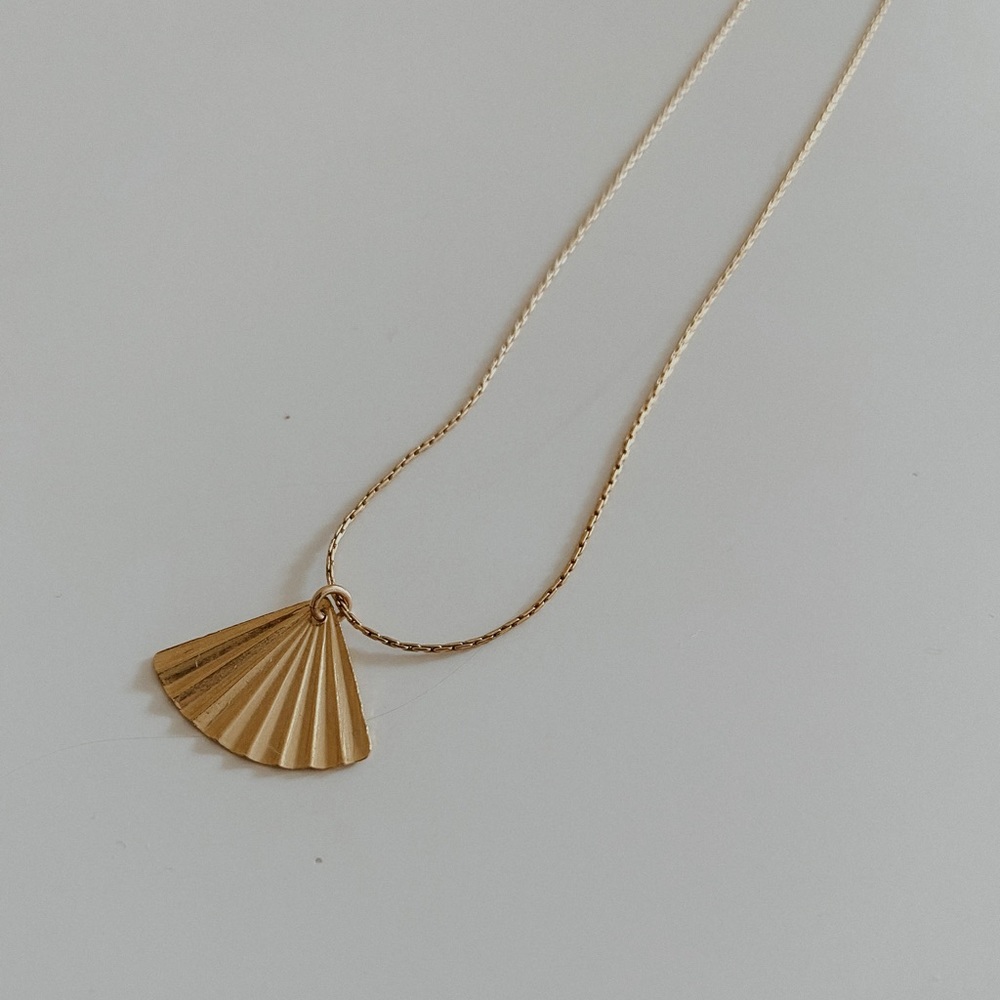 Gold Dainty Pendant Necklace